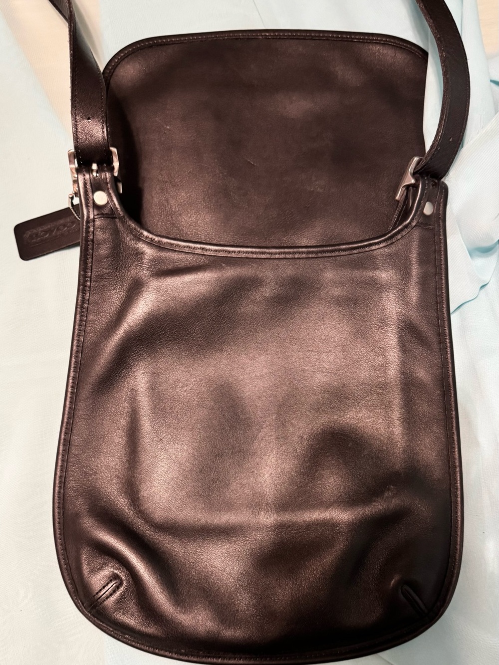 Classic Black Leather Crossbody Shoulder Bag - Sleek Everyday Carry 9135 - Picture 7 of 10